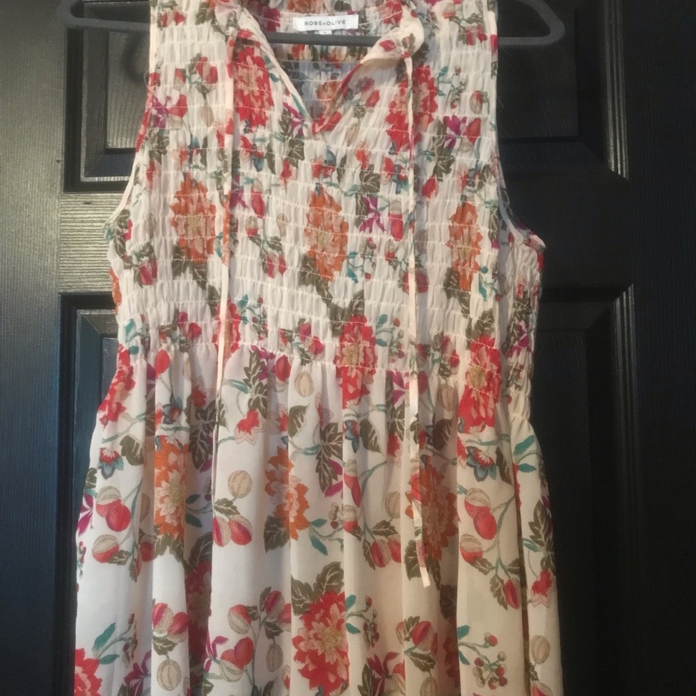 Rose & Olive White and Red Sleeveless Blouse with Mandarin Collar